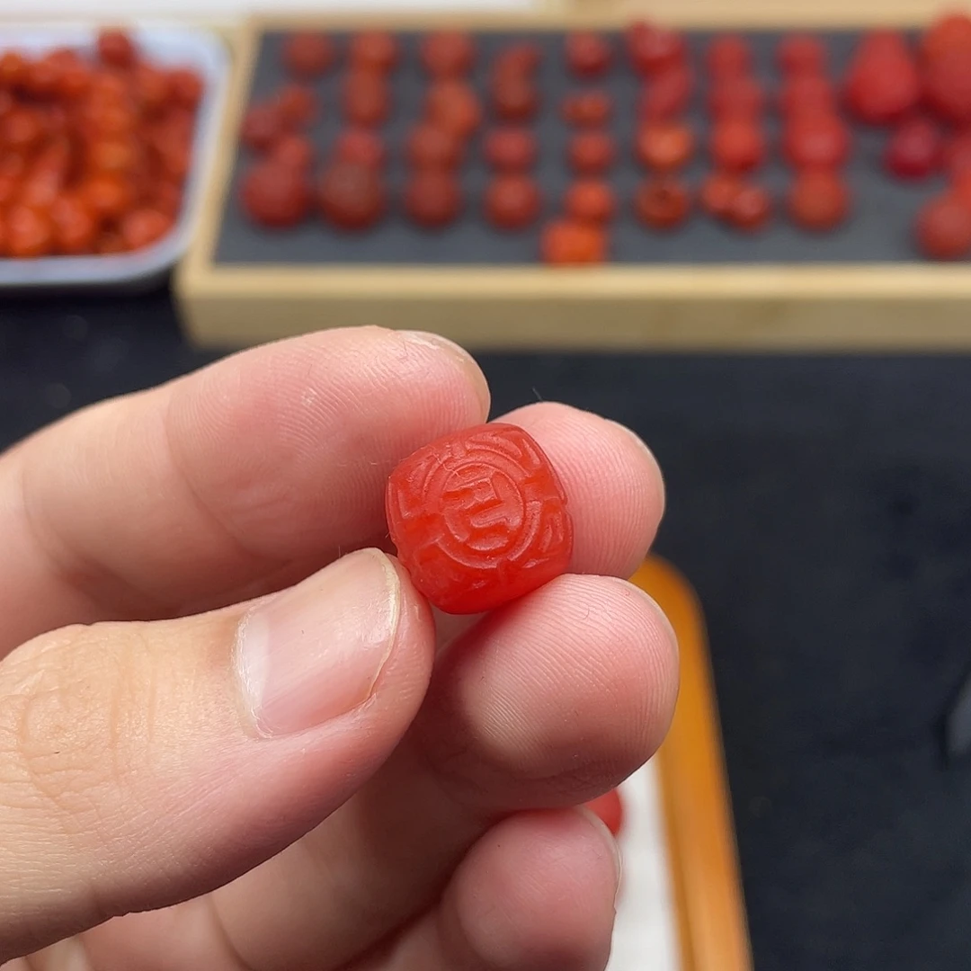 南红玛瑙18号保山锦红哑光卡13博古纹老型未镶嵌