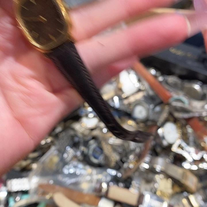 用***3中古香水项链手链耳饰耳钉锆石（处理）
