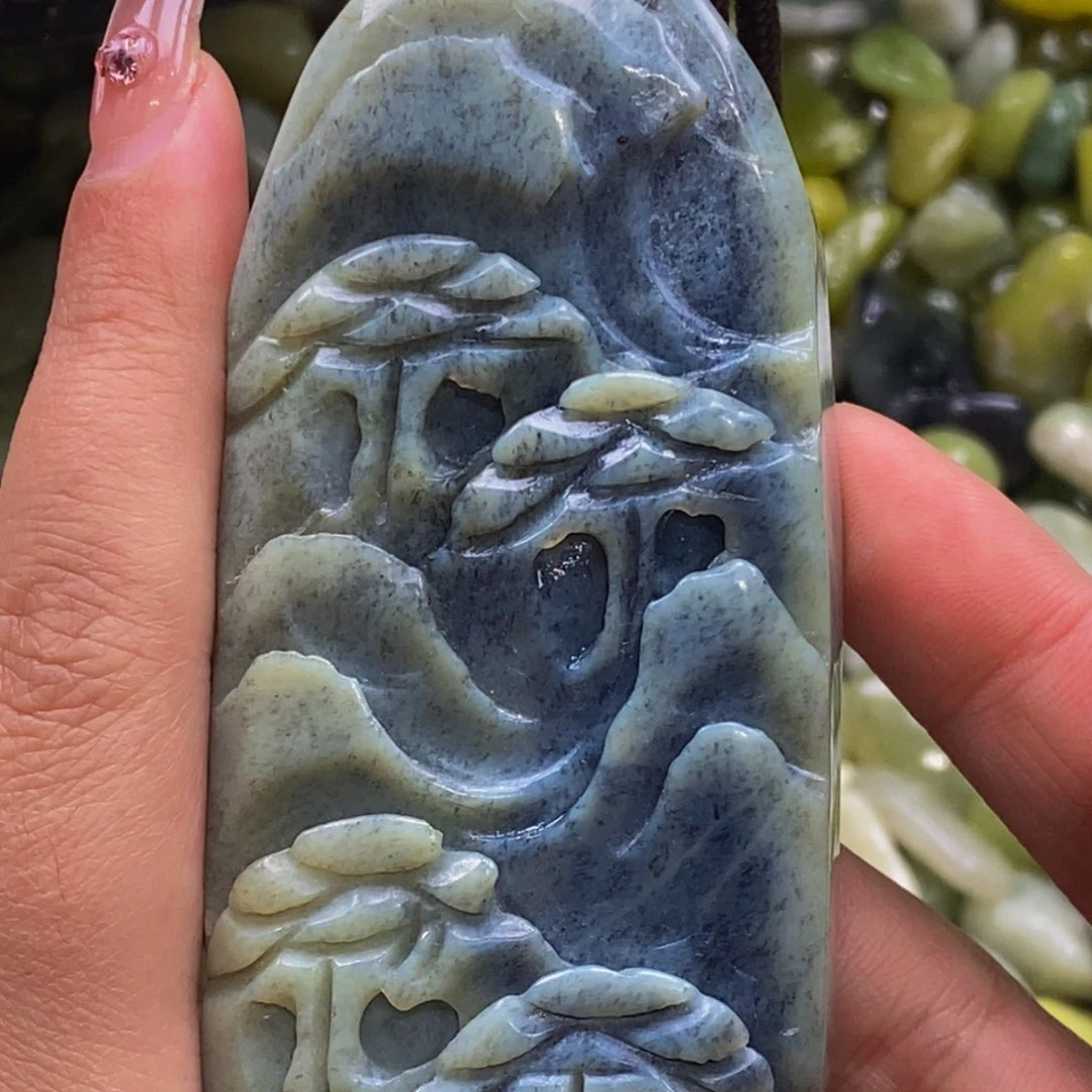 蛇纹石玉颈饰未镶嵌
