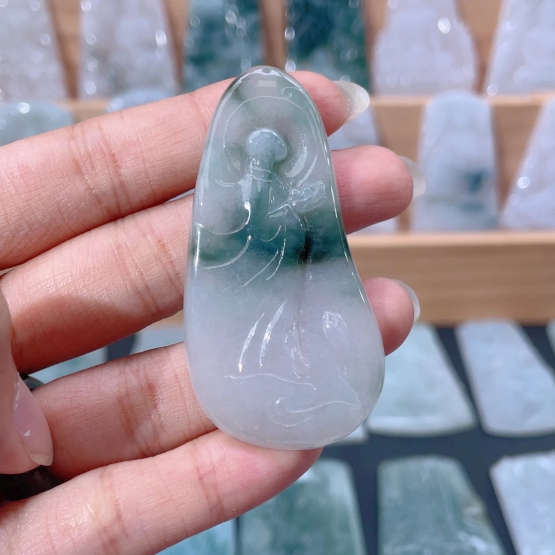 翡翠未镶嵌颈饰悟道