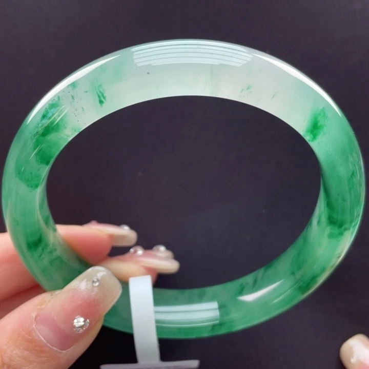 未镶嵌手镯石英质玉