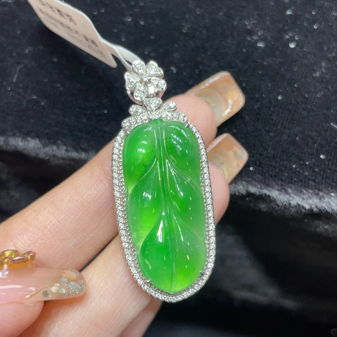 翡翠颈饰18K金镶嵌天然缅甸翡翠