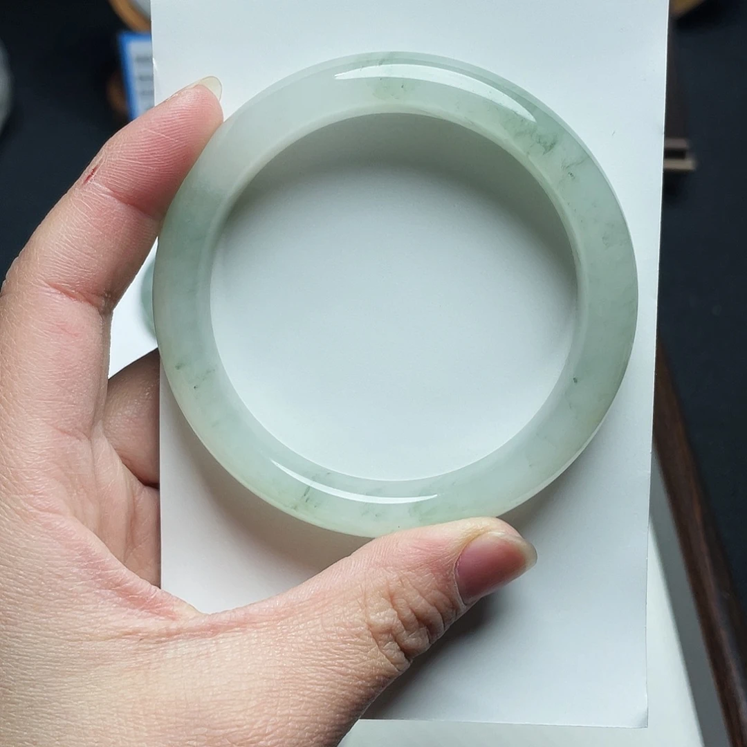 石英质玉（天山翠）未镶嵌手镯