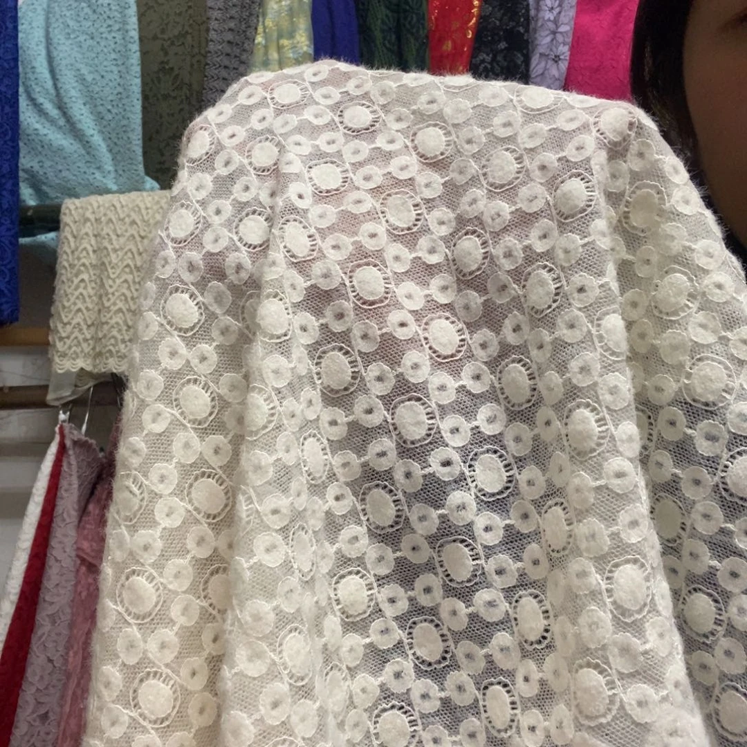 无纺布3米毛毛蕾丝米色