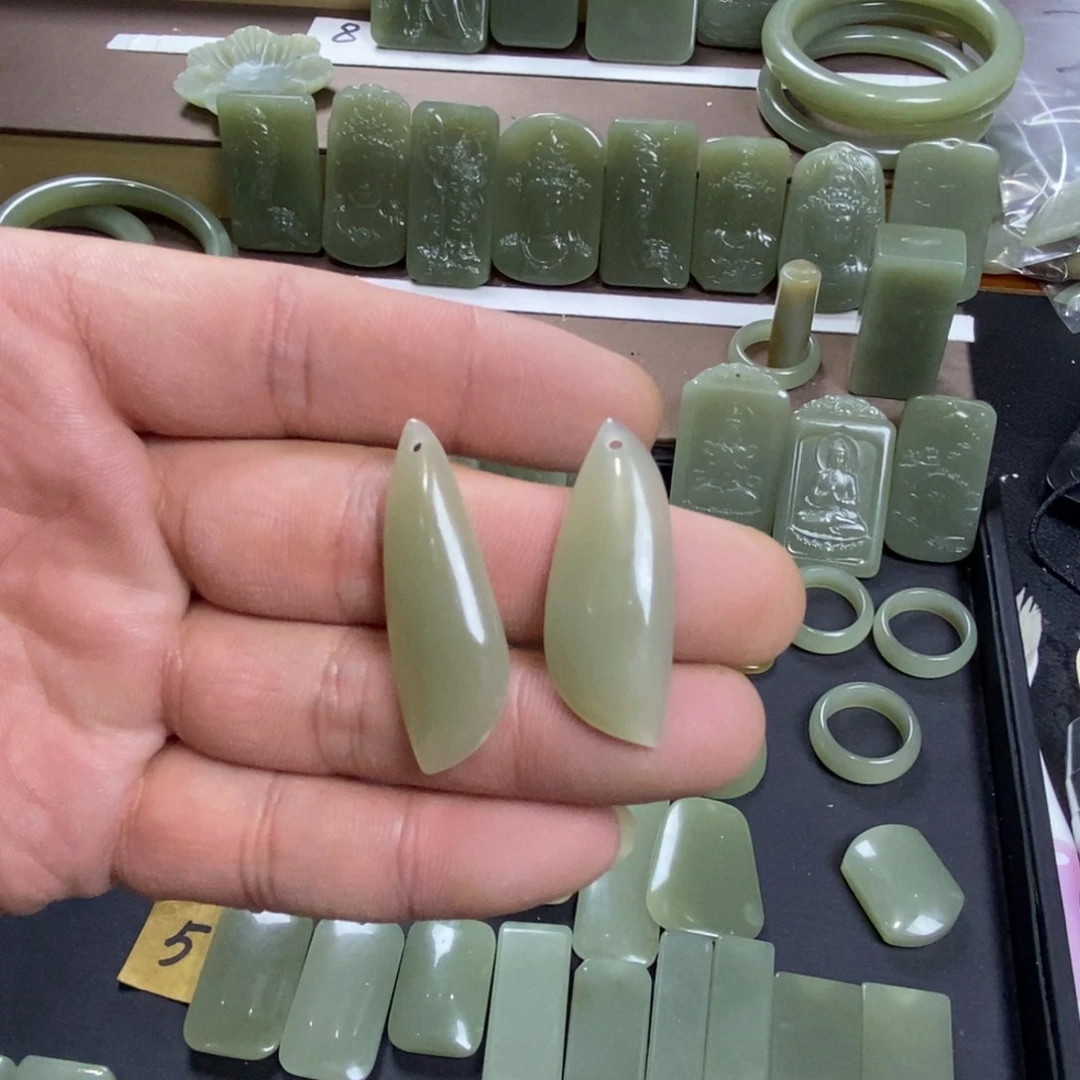 颈饰未镶嵌和田玉背****包023