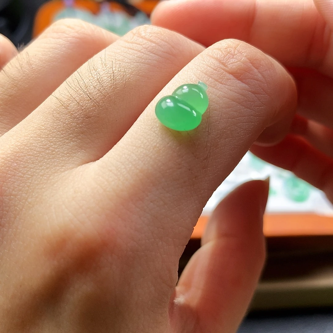 翡翠未镶嵌吊坠(不含链)葫芦