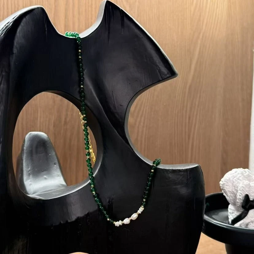 非金属亚克力项链 法式绿色珠子装饰项链
