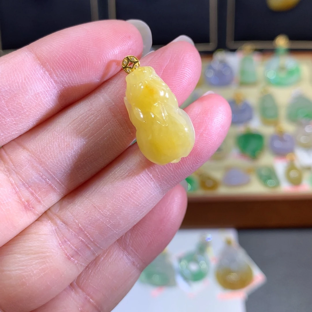 翡翠18K金镶嵌颈饰