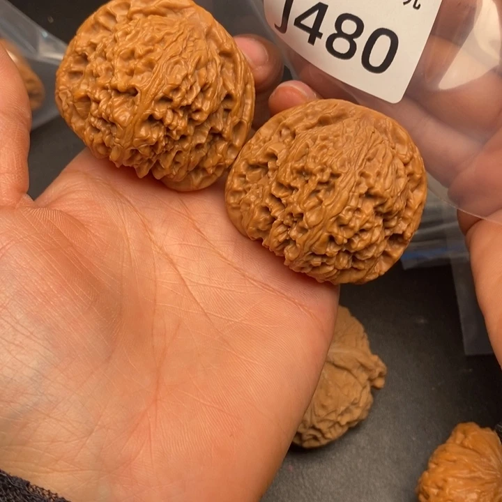 俗***、桃核吊坠J480南疆