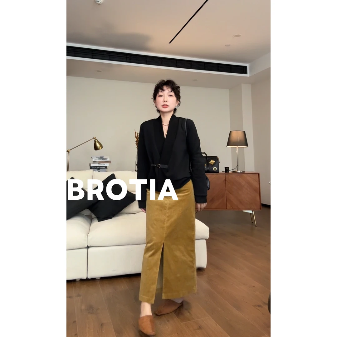 BRA 【灯芯绒半裙】25秋冬新款复古棕黄灯芯绒前开衩长裙