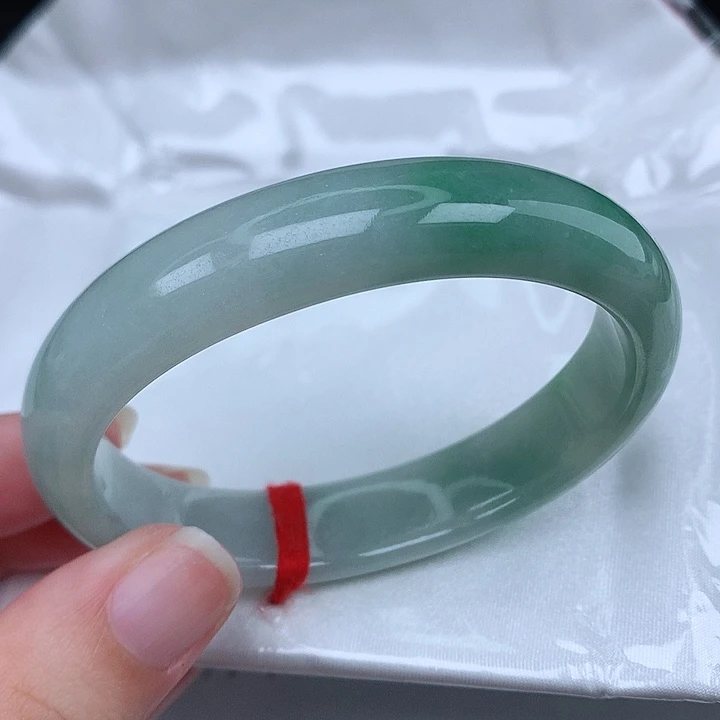 未镶嵌手镯（贵妃镯）翡翠二*