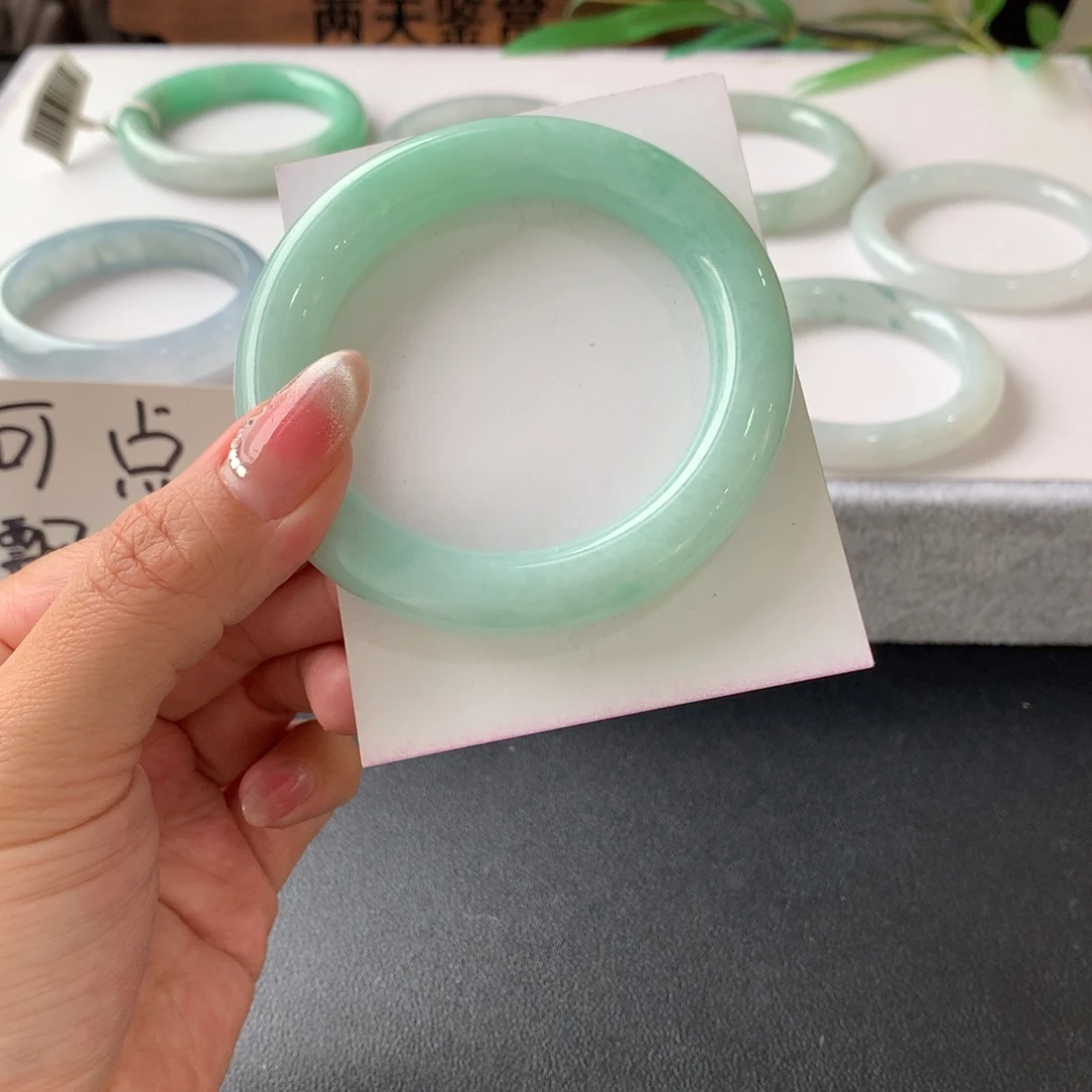 翡翠未镶嵌手镯55.5圆