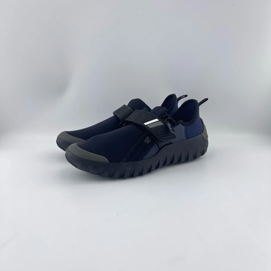 95新 Prada/普拉达 39码/黑色鞋面尼龙帆布魔术贴运动鞋/12282763