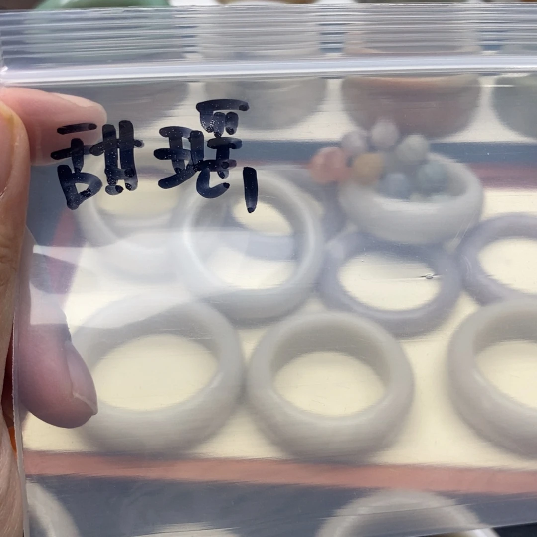 石英质玉手镯未镶嵌甜*