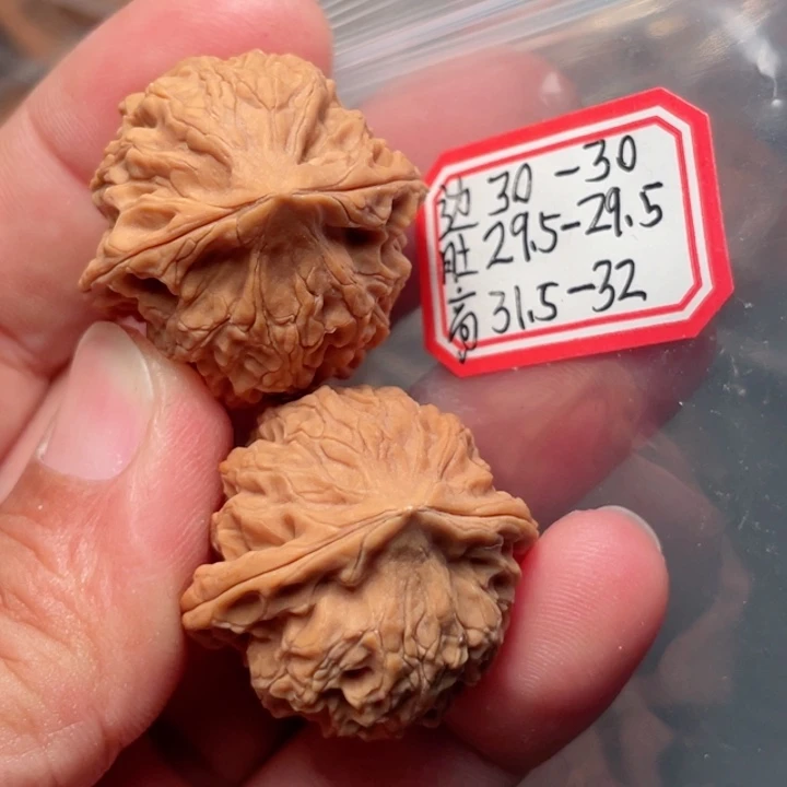 猴头核桃把件凯**鱼千年鸡