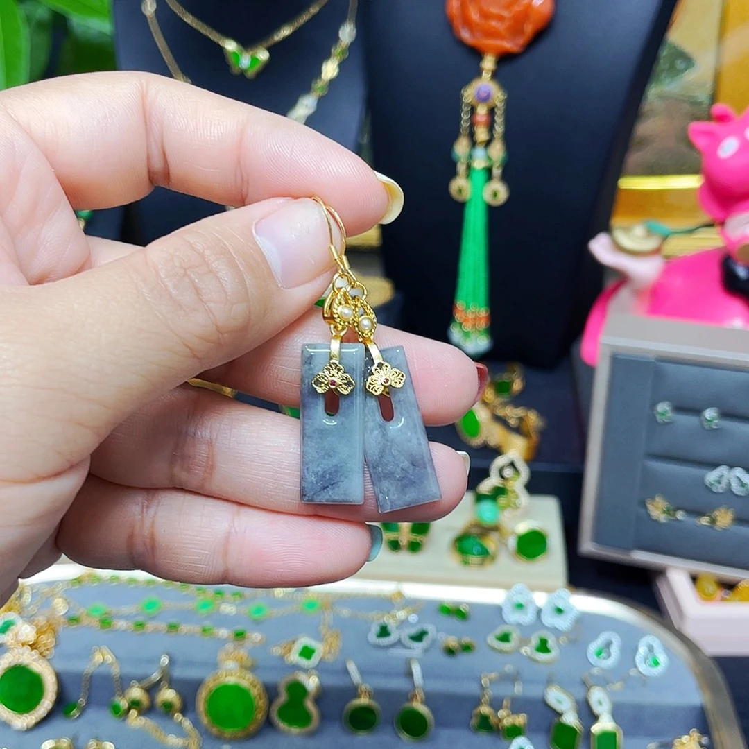 翡翠未镶嵌耳饰乌鸡