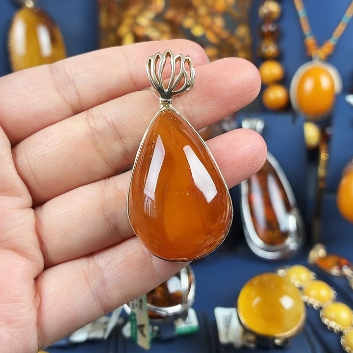 琥珀银S925镀金镶嵌颈饰