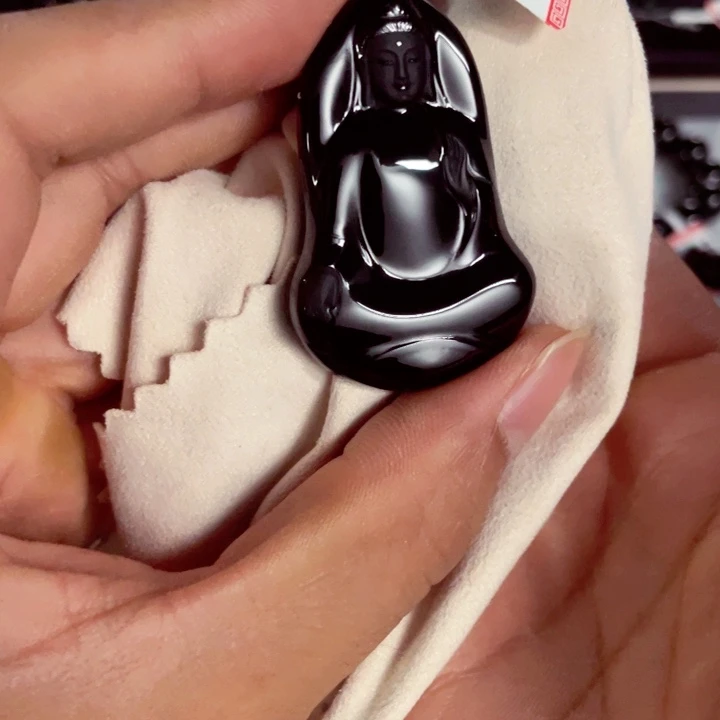 今***天翡翠未镶嵌颈饰观音