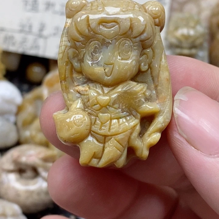 颈饰未镶嵌硅化珊瑚（珊瑚玉）有瑕