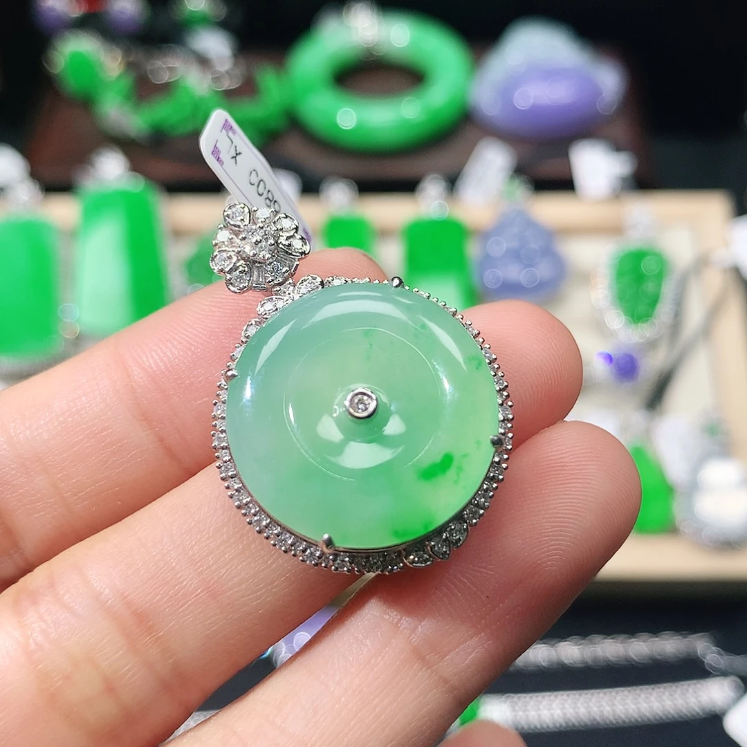 吊坠(不含链)18K金镶嵌翡翠