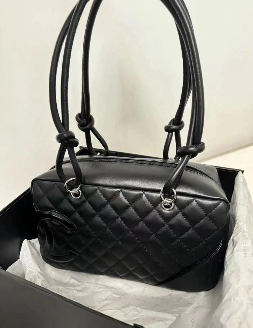 95新 Chanel/香奈儿 展会外场 黑色康鹏枕头包