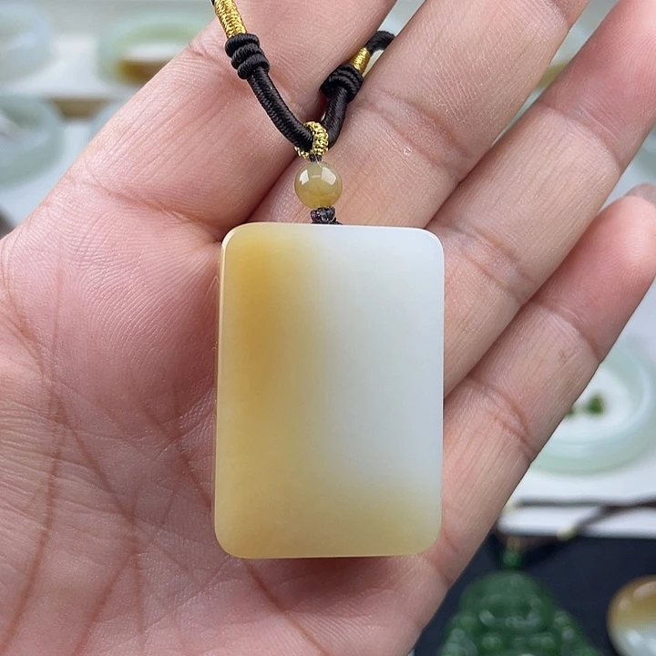 和田玉（糖玉）未镶嵌颈饰