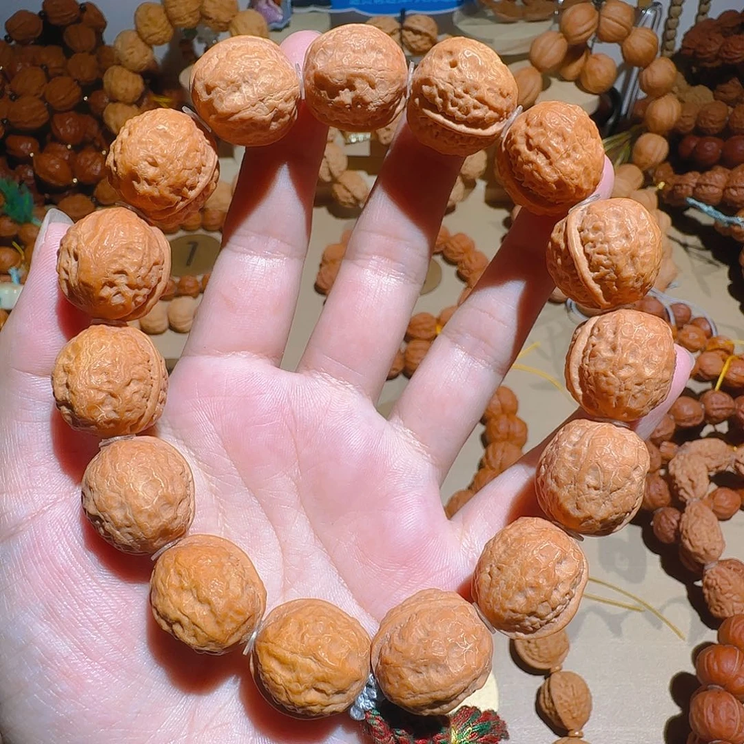 文玩核桃吊坠麒麟官帽手持