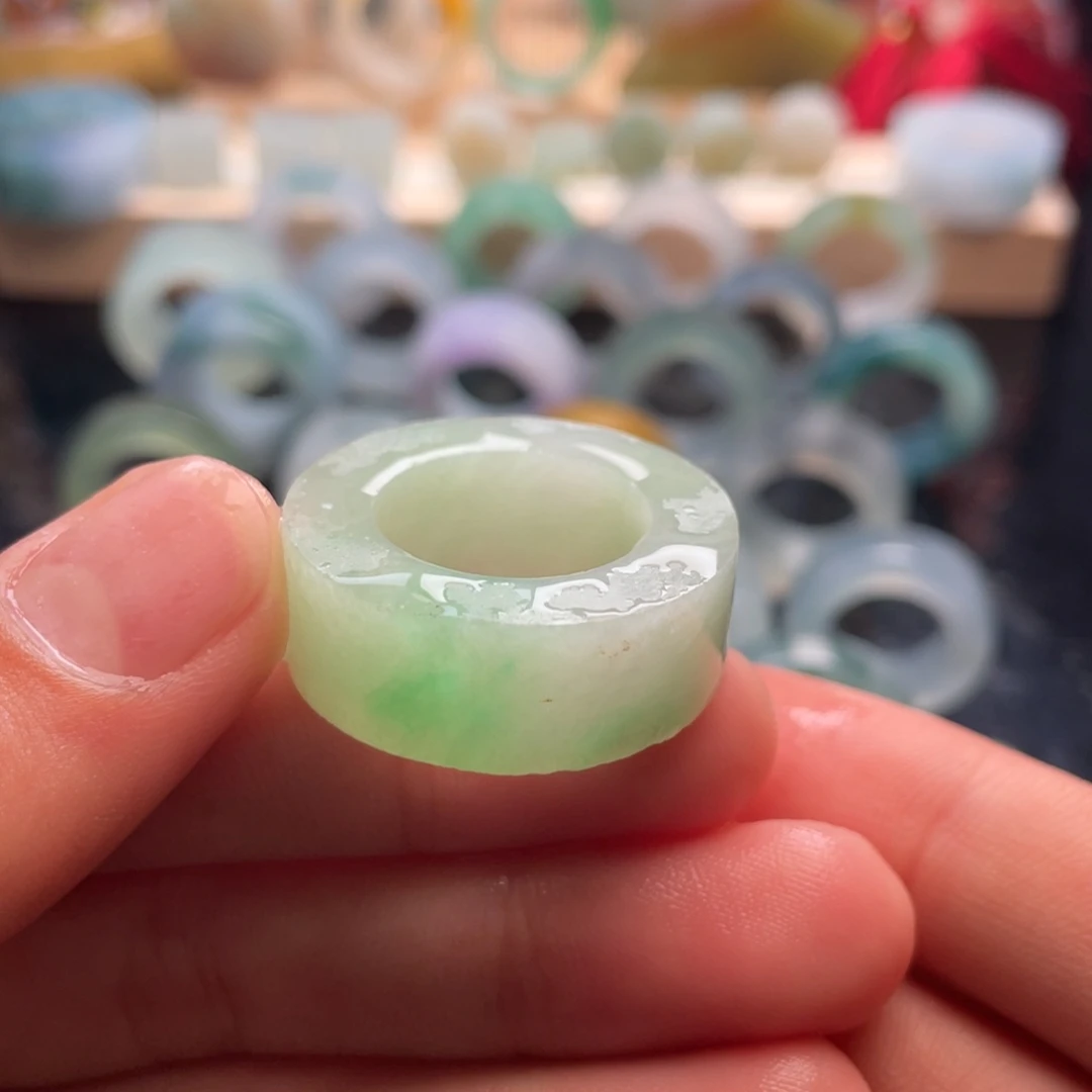 定制翡翠未镶嵌张*戒指