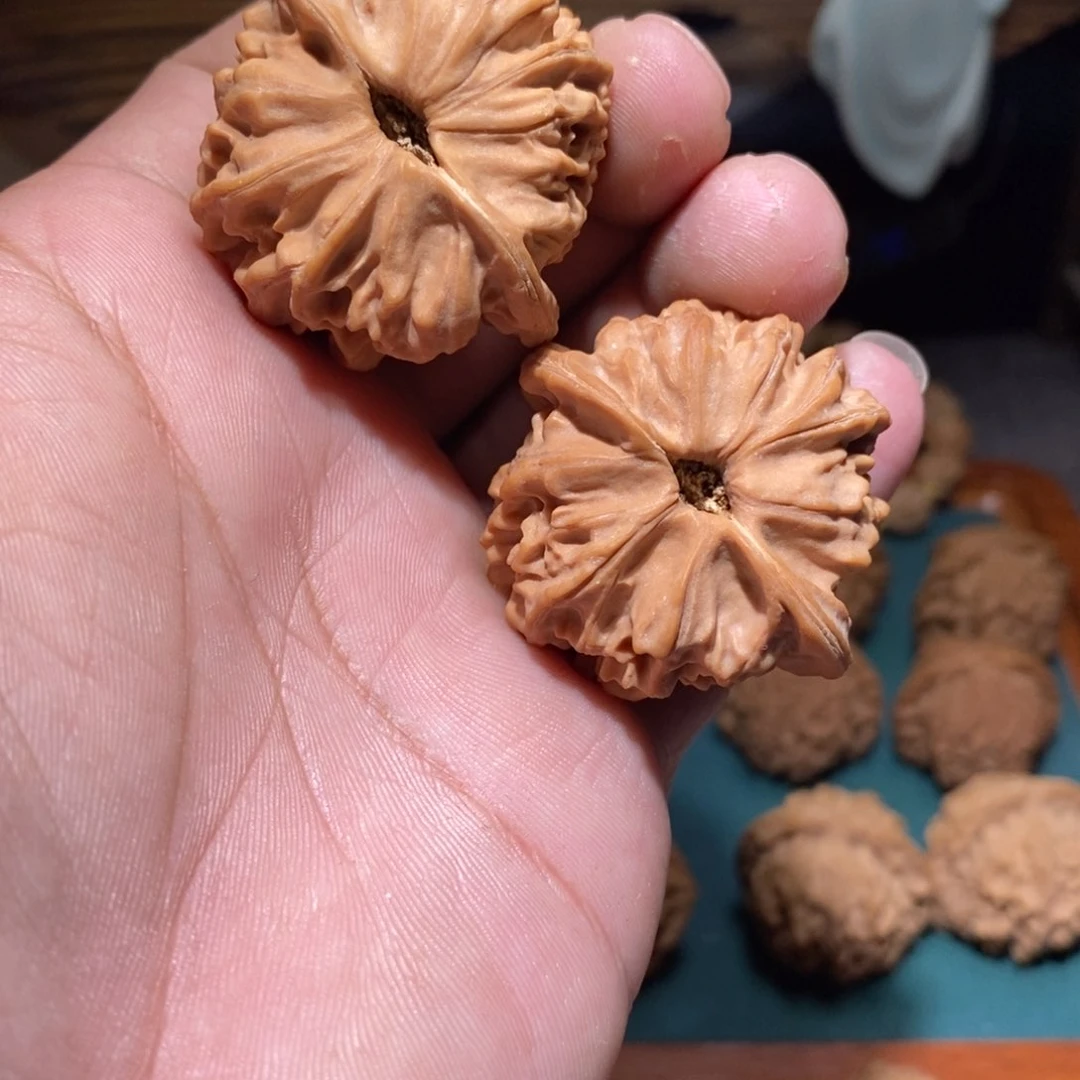 文玩核桃吊坠F天地42