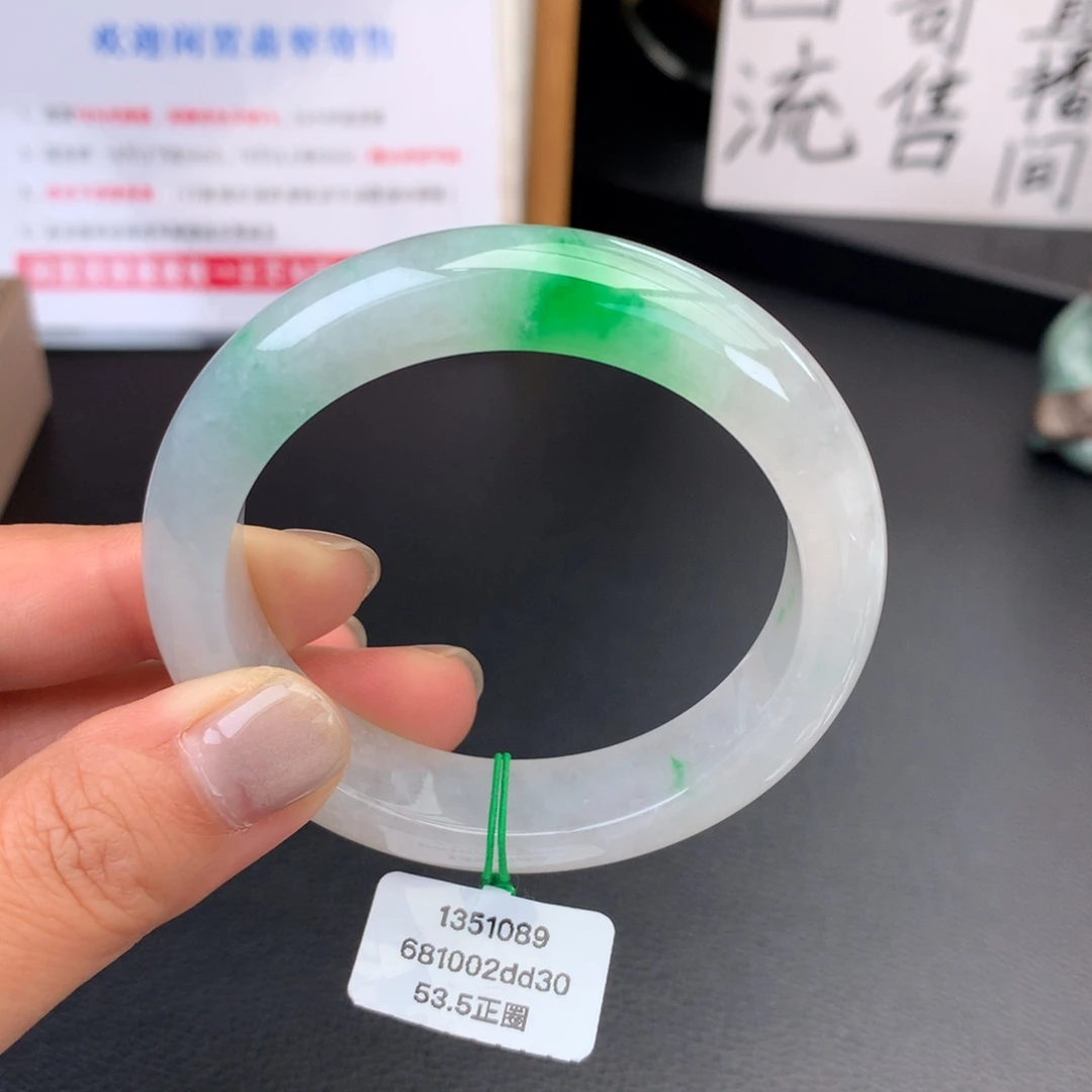 翡翠未镶嵌手镯糯冰飘翠性价比
