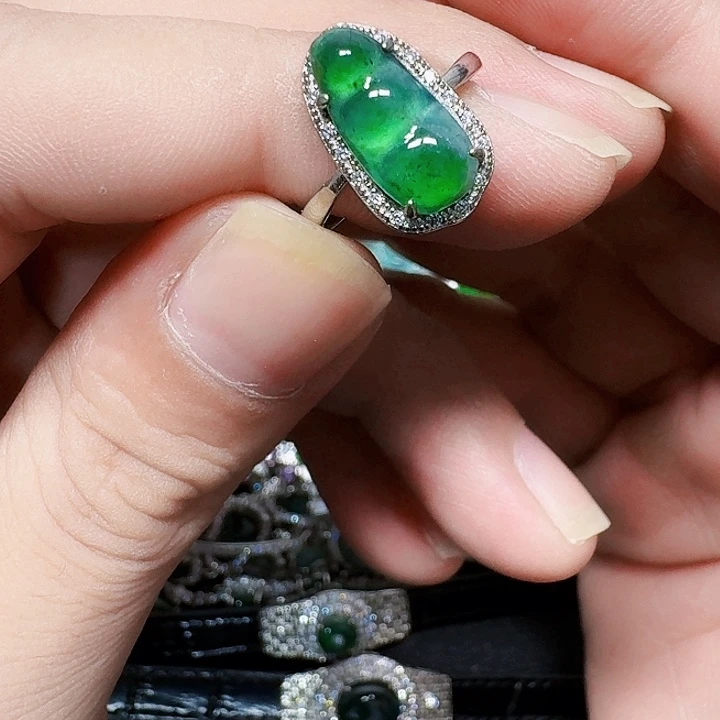 翡翠未镶嵌颈饰天然A货翡翠放漏