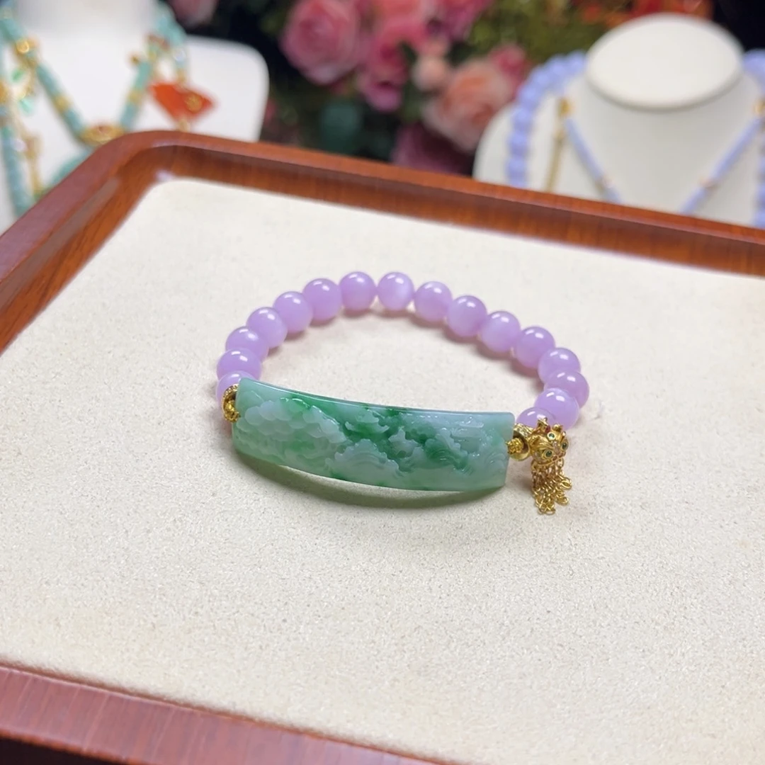 翡翠颈饰未镶嵌阳绿