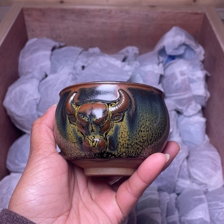 茶盏我在等车来呢吧