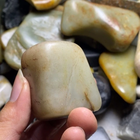 未镶嵌和田玉（糖玉）挂件