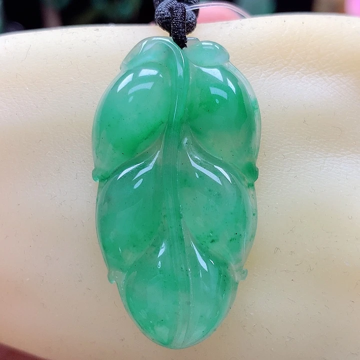 石英质玉颈饰未镶嵌