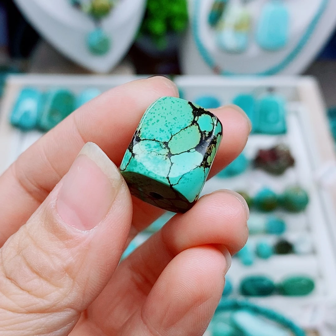 火***～绿松石未镶嵌颈饰