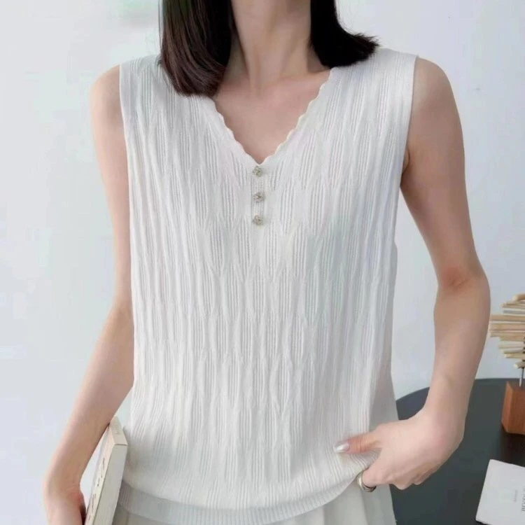2025年春夏宽松显瘦无袖V领百搭冰丝背心大码简约时尚内搭上衣潮