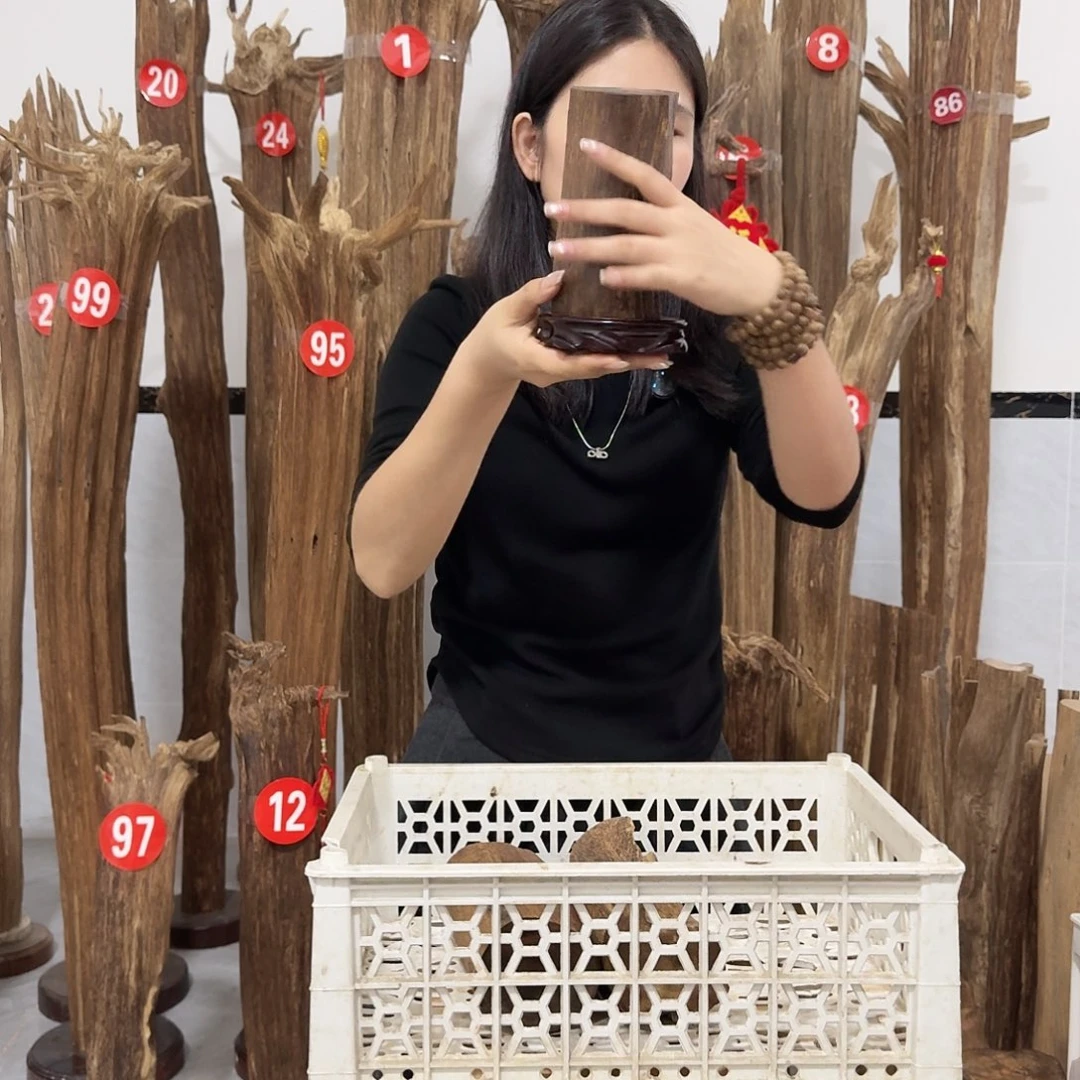 沉香碎屑沉香原材料