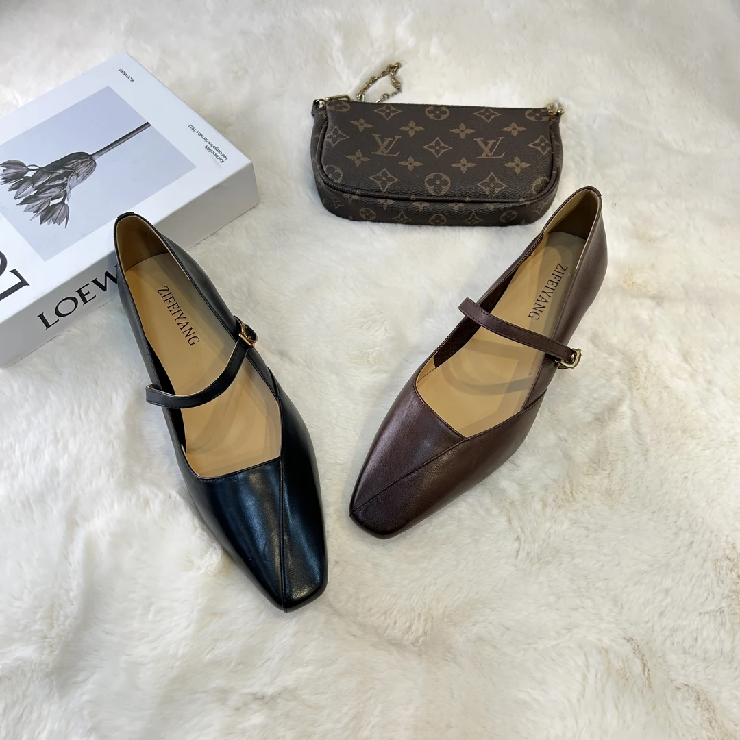 TTG2025新款平跟小方头真皮气质女神浅口单鞋2CM9990