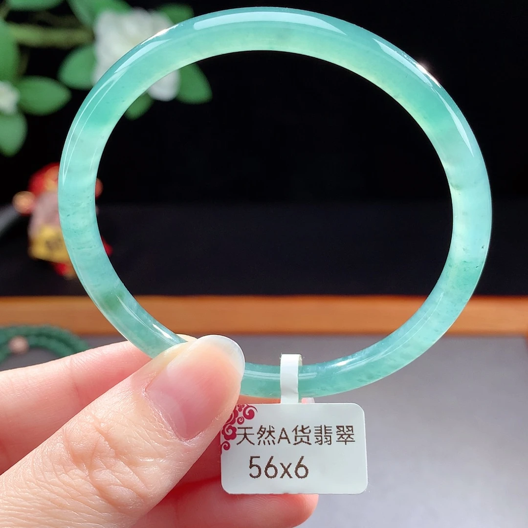 未镶嵌手镯（圆镯）翡翠