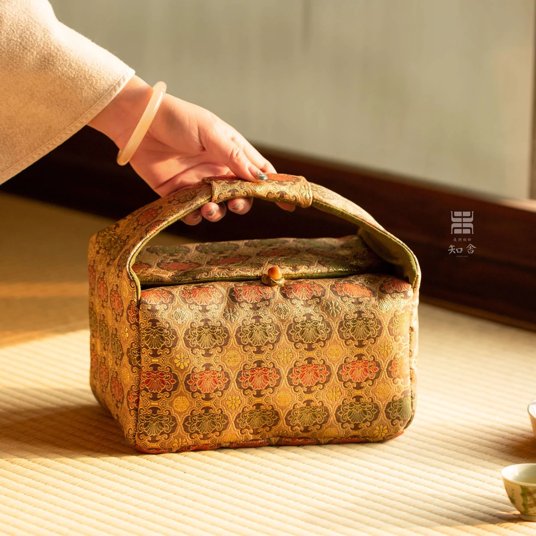 知舍金编如意莲纹旅行包茶壶杯收纳袋手工织锦中式复古布袋