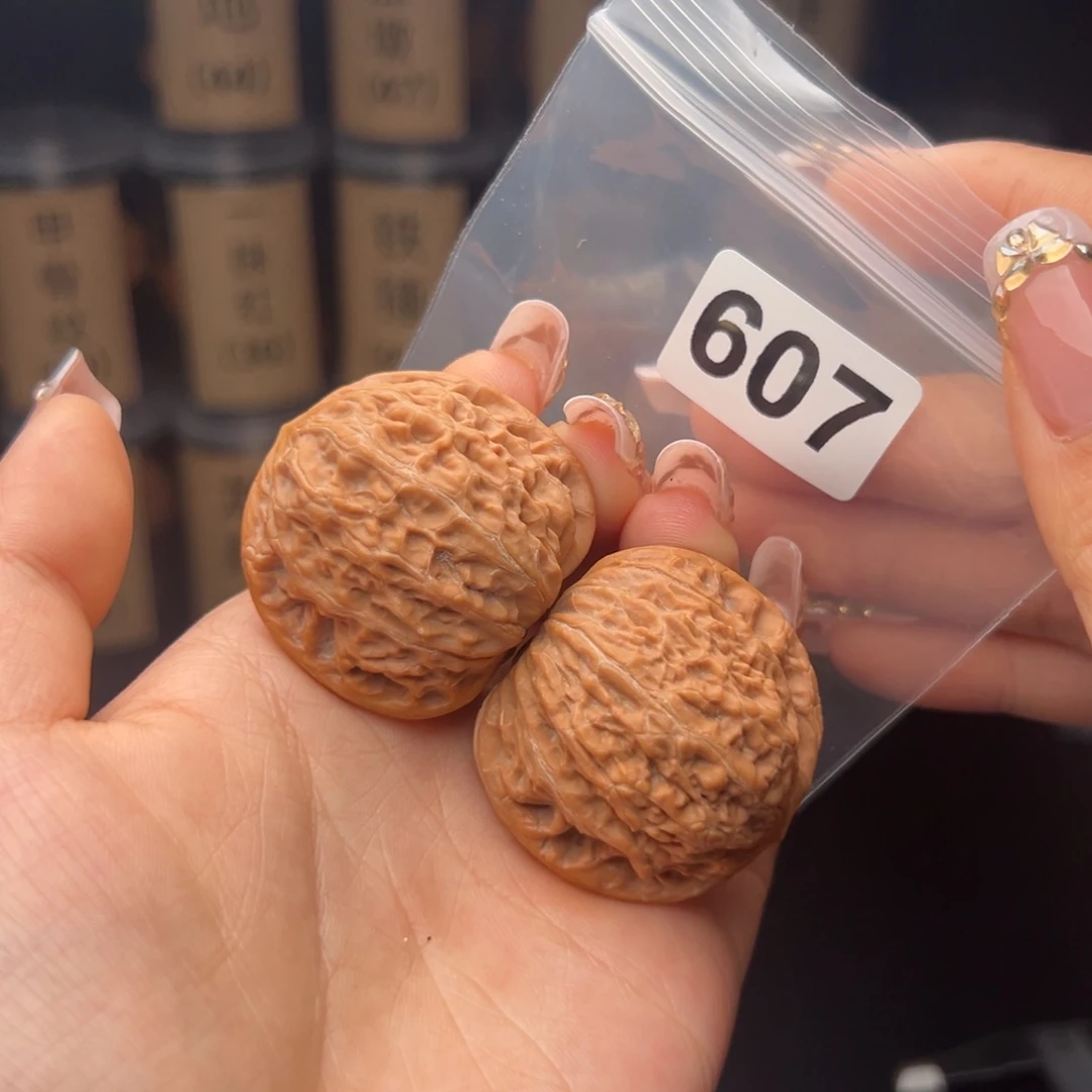 文玩核桃吊坠铁锤40