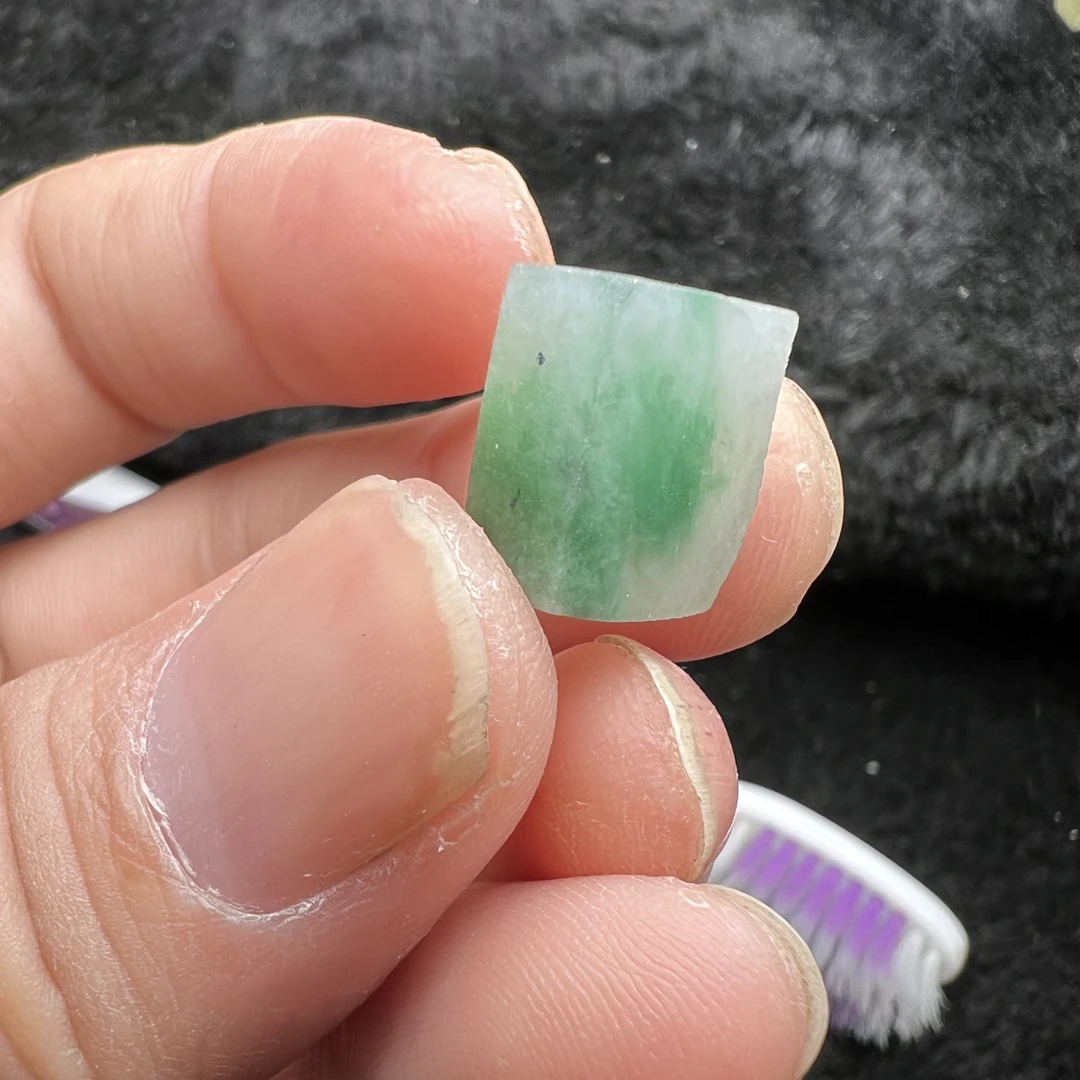缅甸翡翠A货色花料