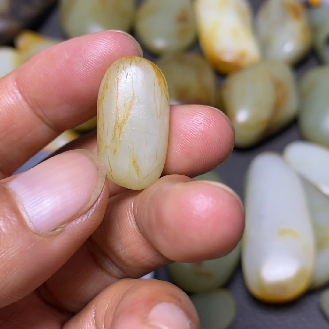 未镶嵌和田玉（糖玉）挂件
