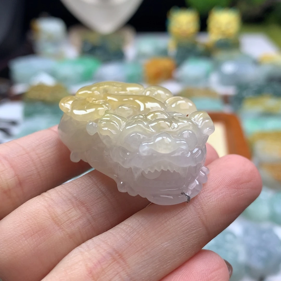 翡翠未镶嵌颈饰貔貅29