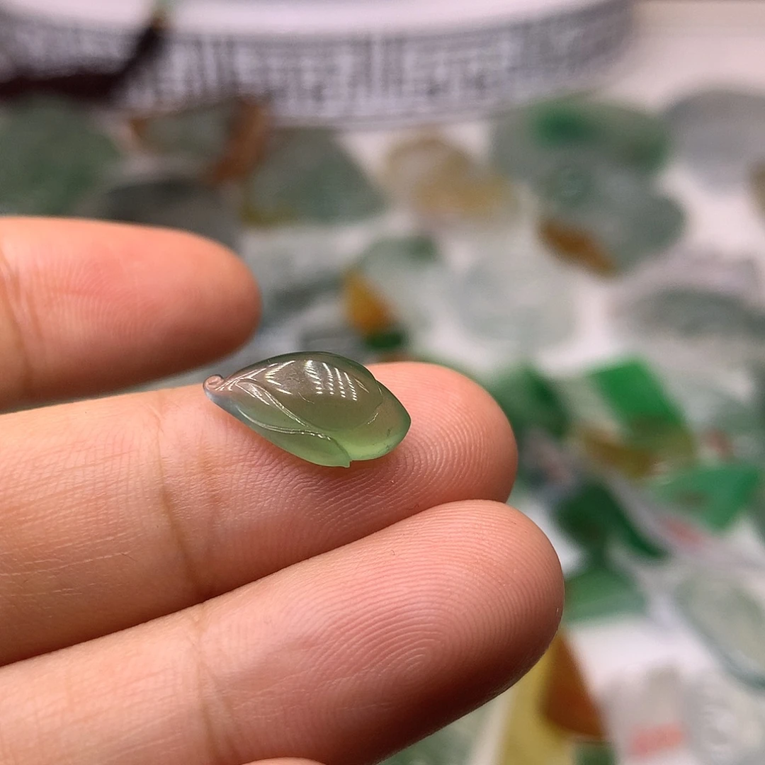 定制翡翠未镶嵌天然翡翠定制