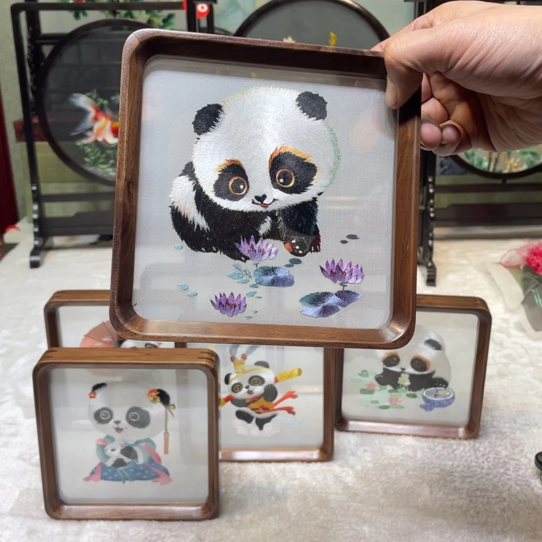 织绣非遗传承摆件