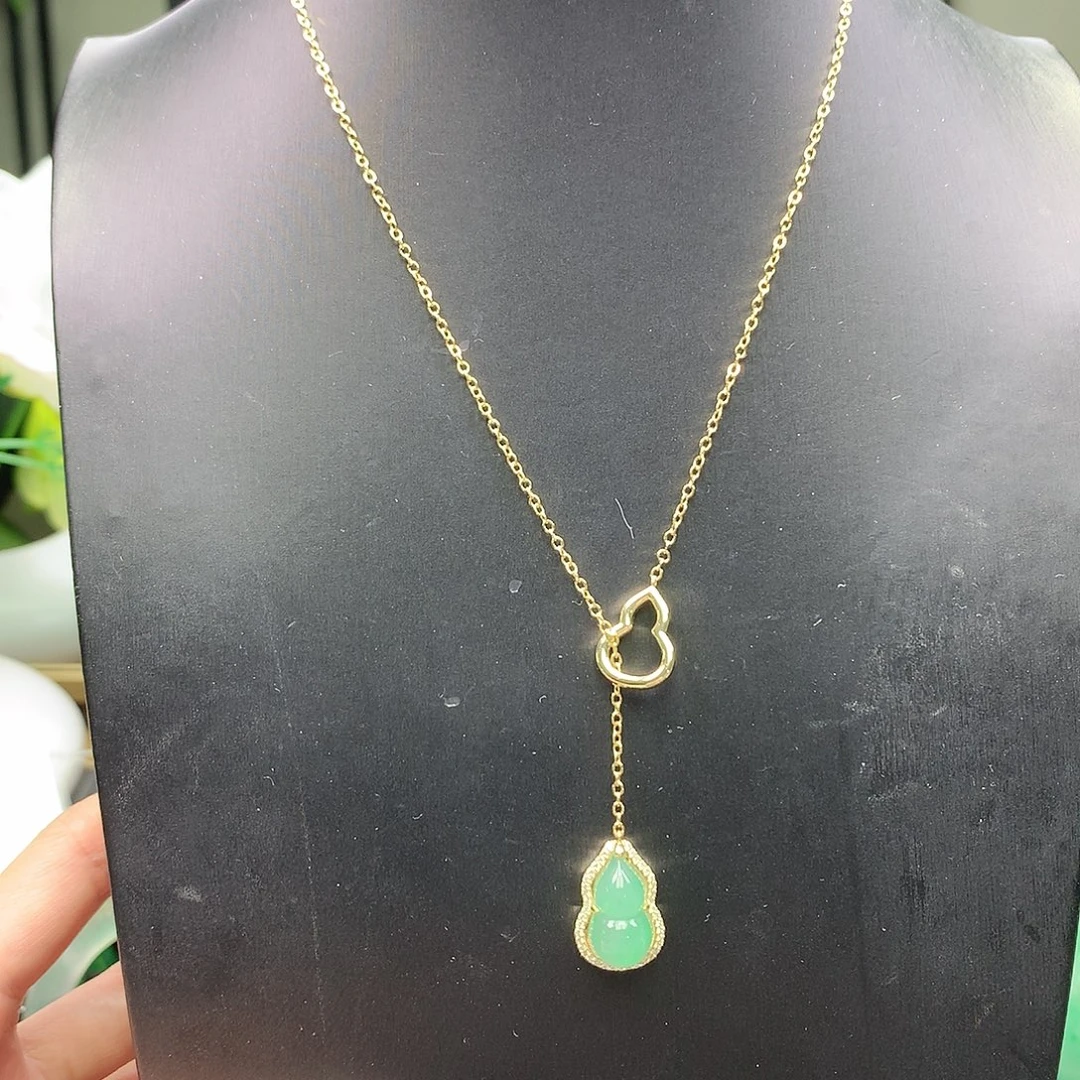 石英质玉未镶嵌颈饰