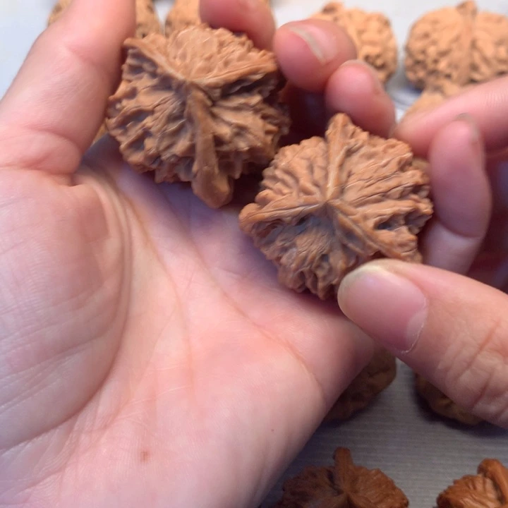 云***D把件文玩核桃三棱