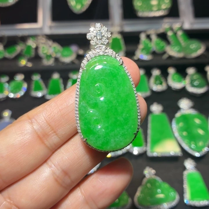 翡翠18K金镶嵌吊坠(不含链)